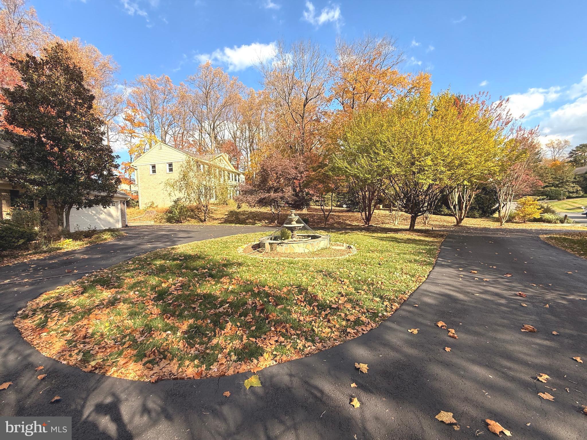 11512 LE HAVRE DRIVE