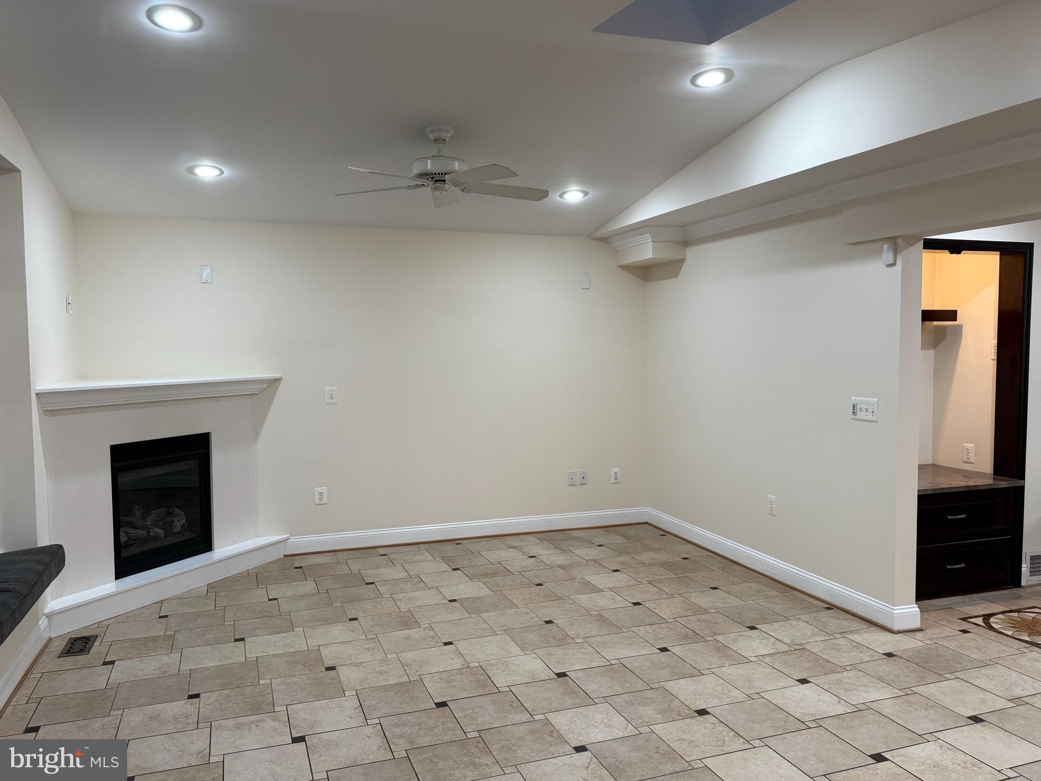 LAKE NORMANDY ESTATES - Residential