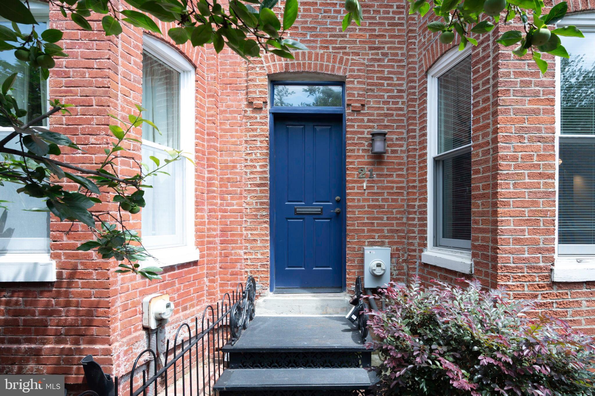 21 7TH STREET NE