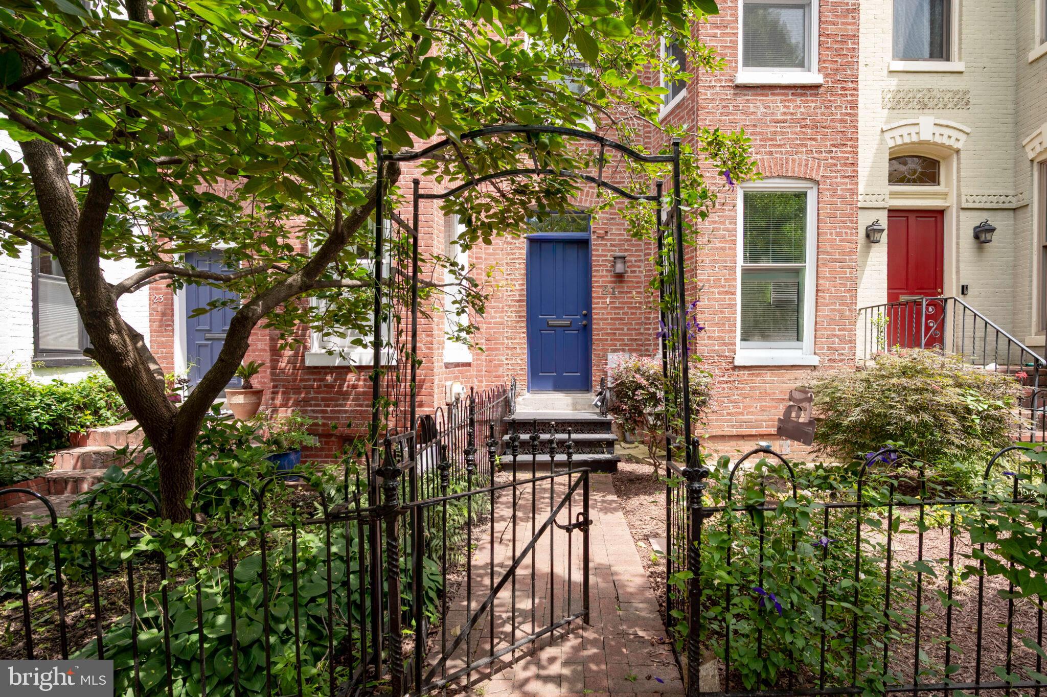 21 7TH STREET NE