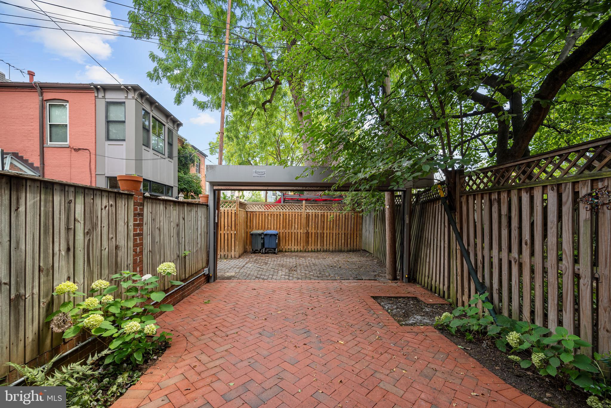 21 7TH STREET NE