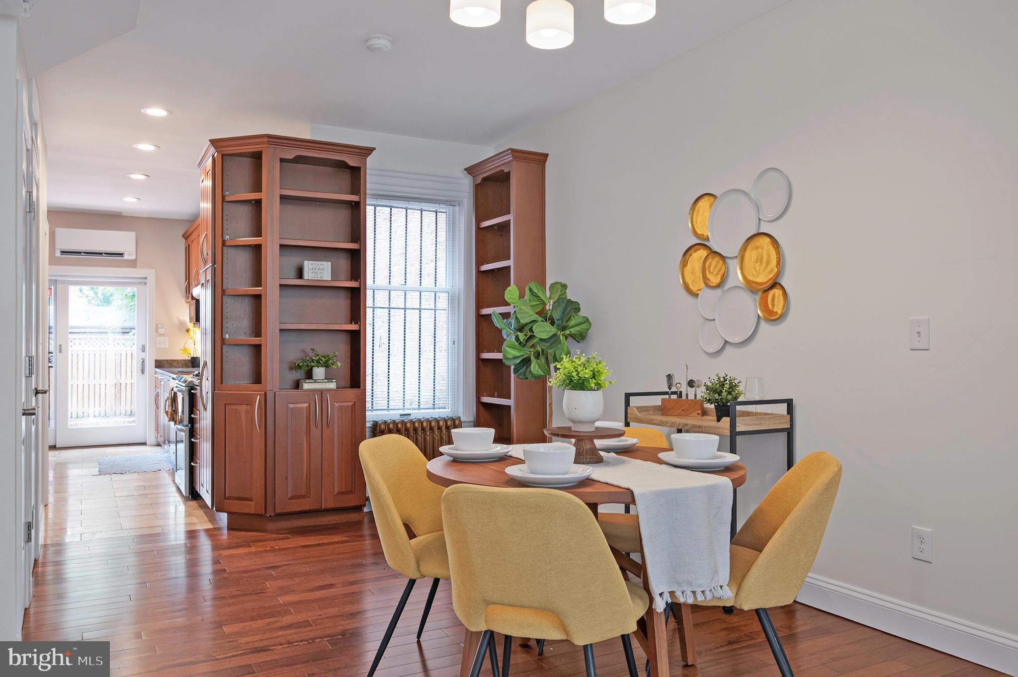 21 7TH STREET NE