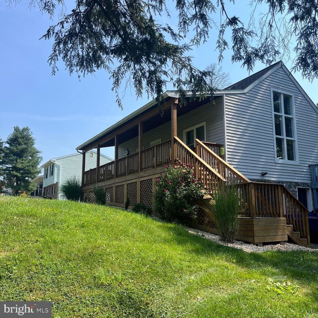 Photo of 121 Trail Road S, Elizabethtown, PA 17022 (MLS # PALA2052544)