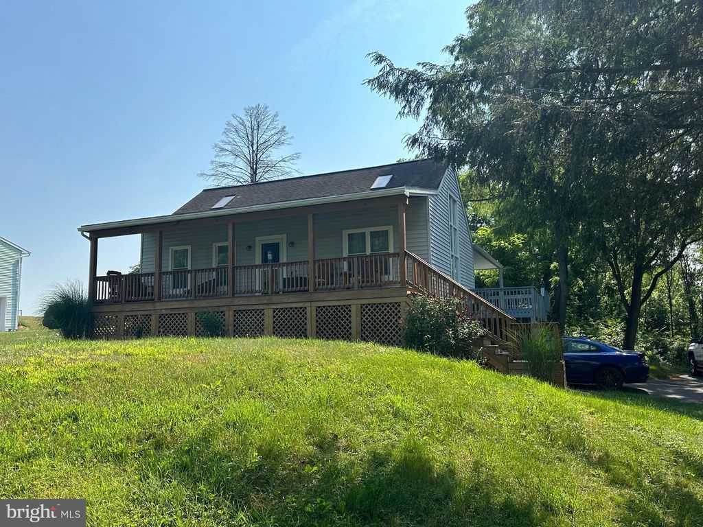 Photo of 121 Trail Road S, Elizabethtown, PA 17022 (MLS # PALA2052544)