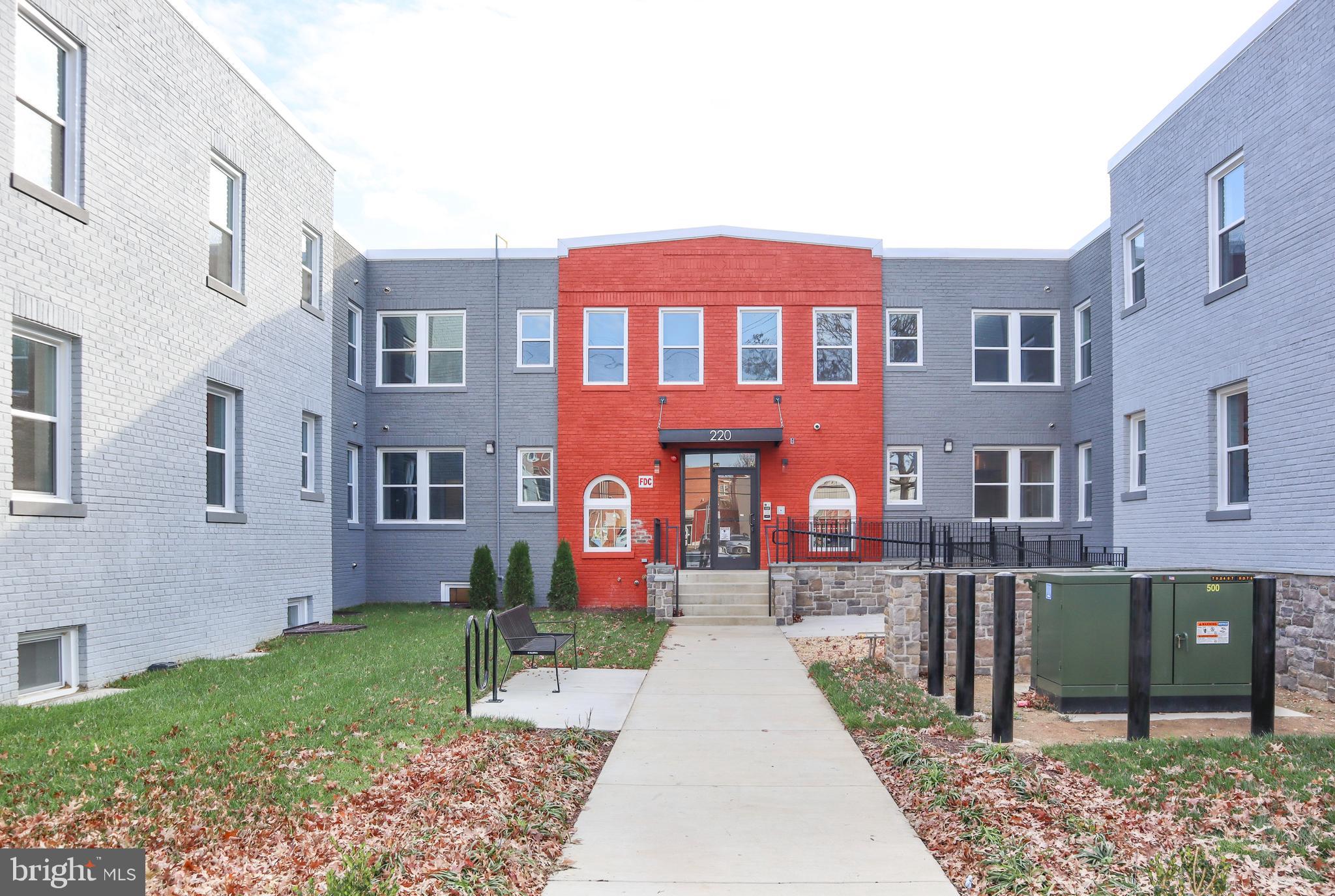 PETWORTH - Residential Lease