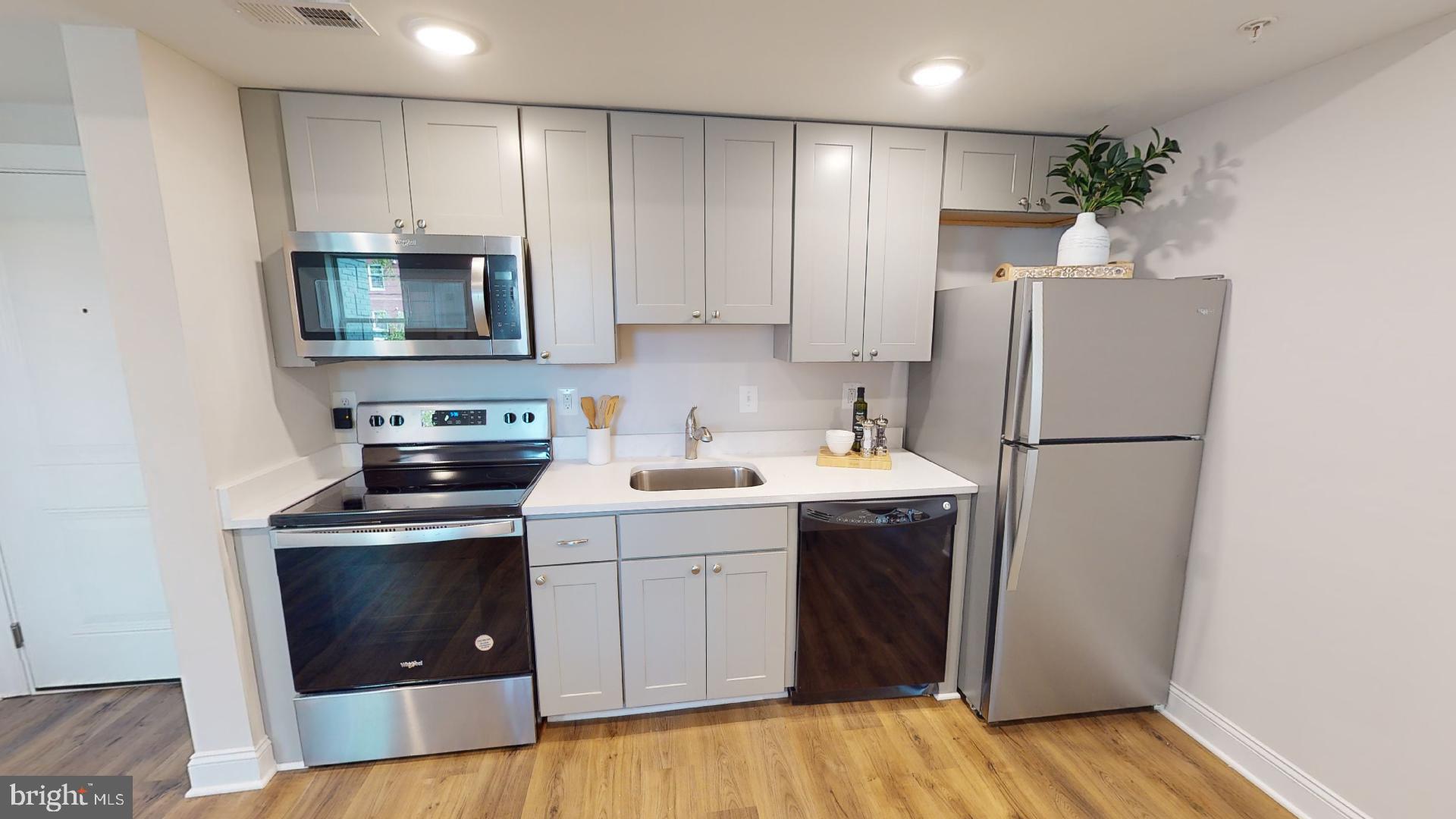 PETWORTH - Residential Lease