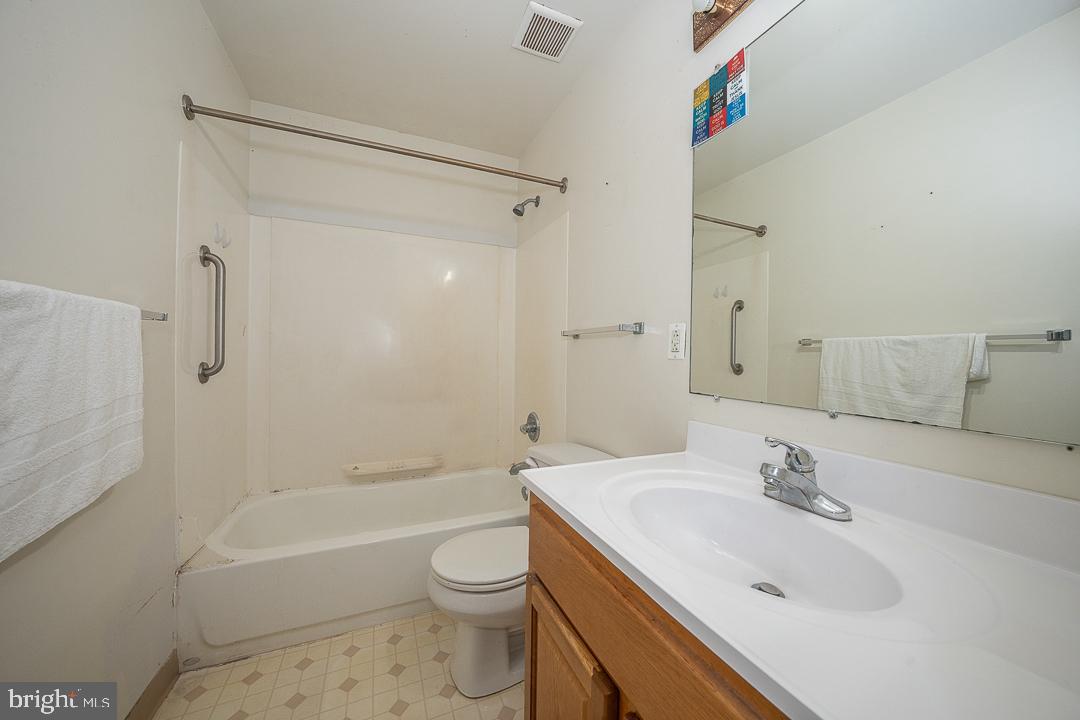 EAST FALLS - Residential