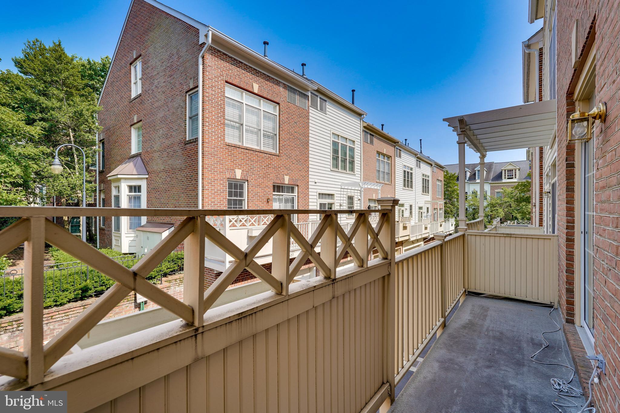 COURTHOUSE HILL - Residential