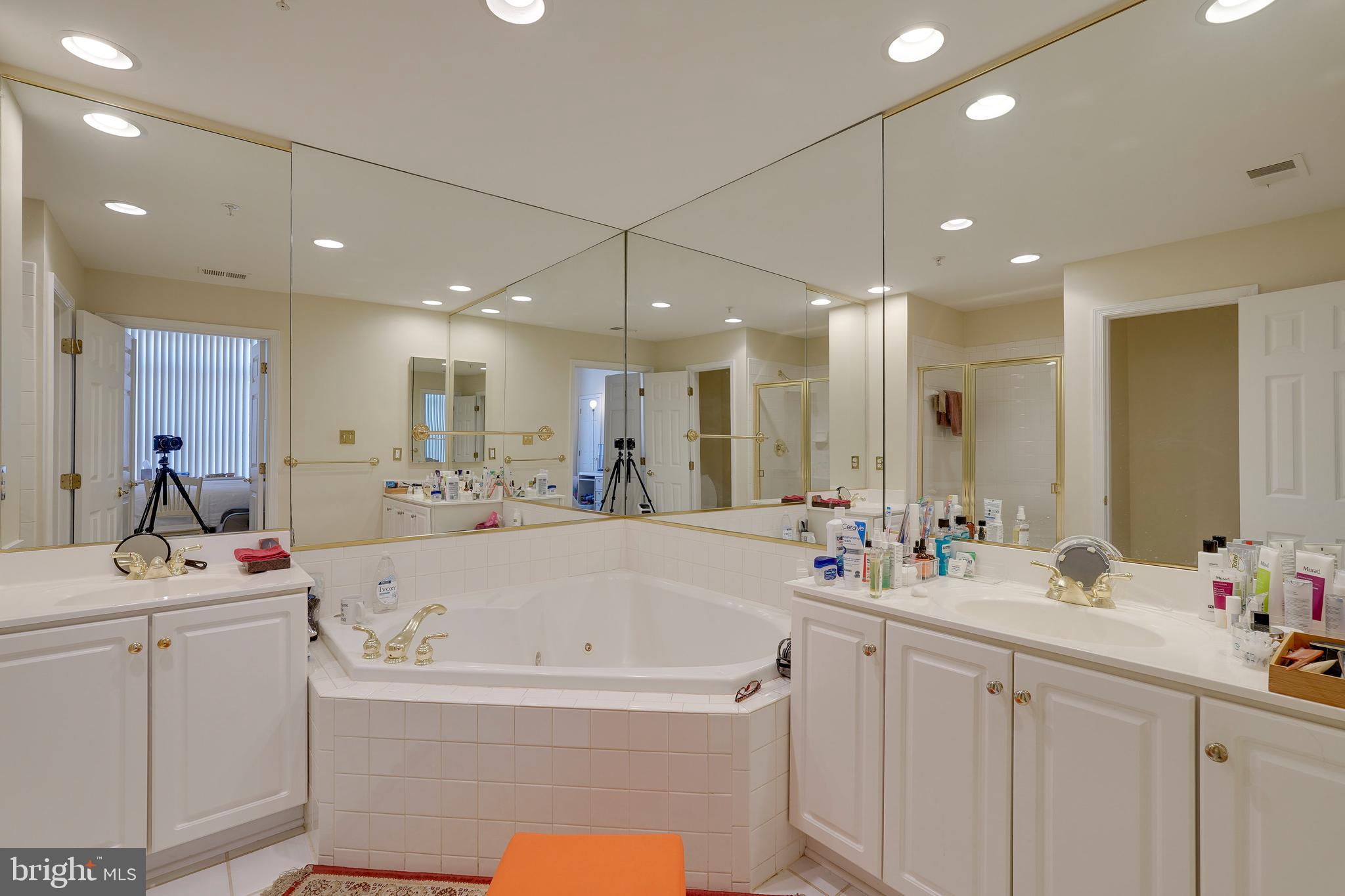 COURTHOUSE HILL - Residential