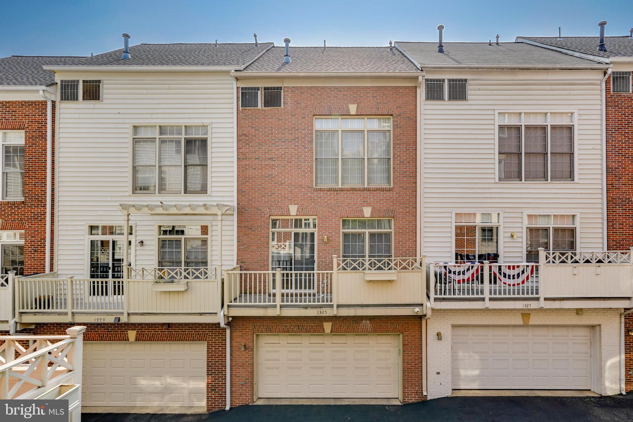 COURTHOUSE HILL - Residential