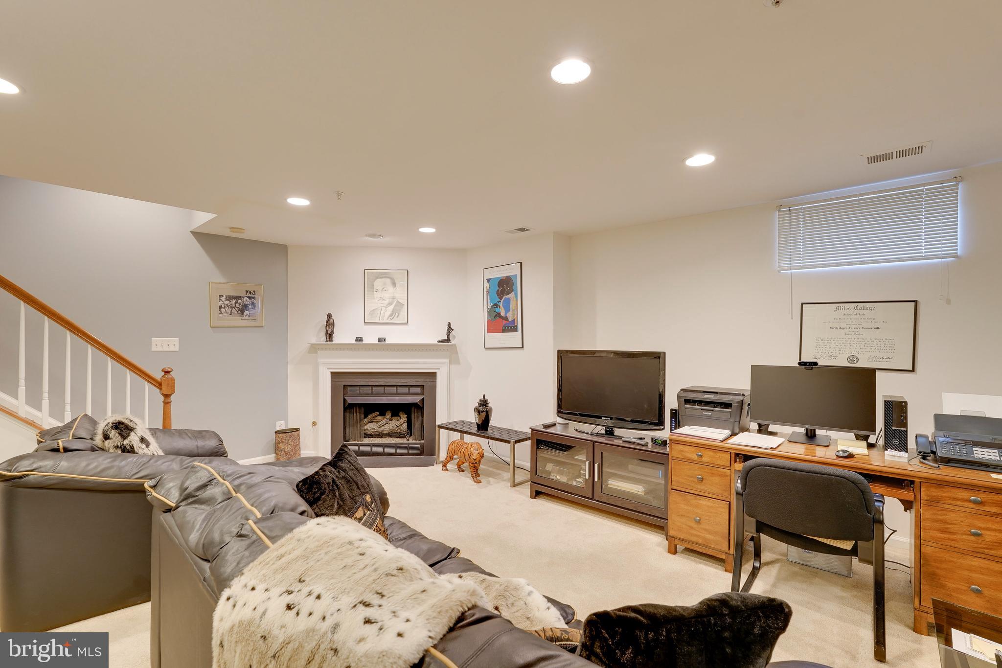 COURTHOUSE HILL - Residential