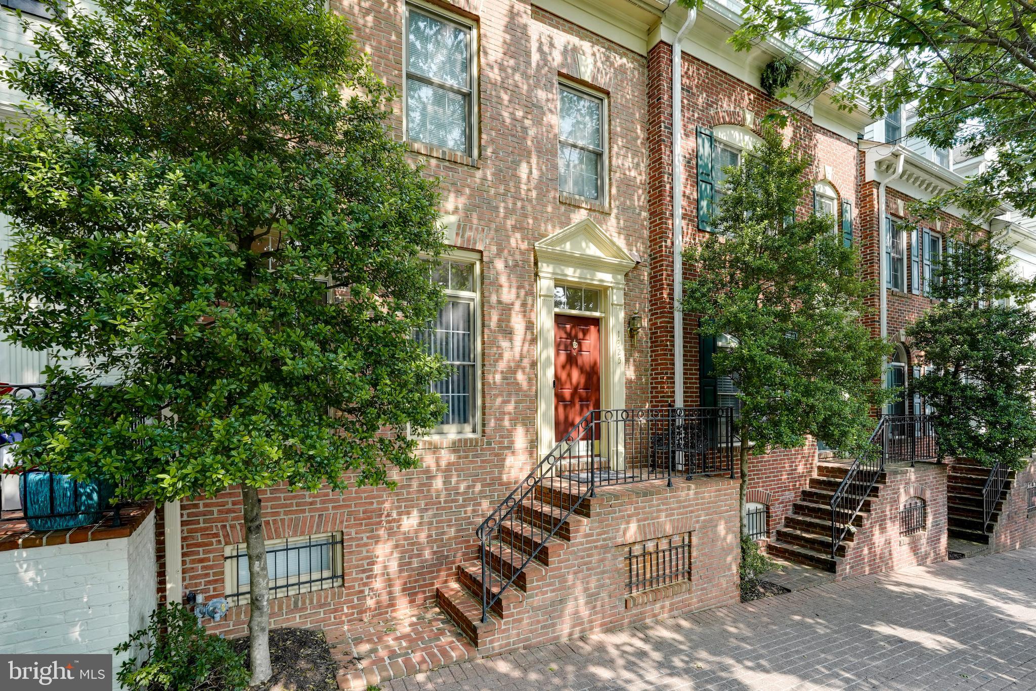 COURTHOUSE HILL - Residential