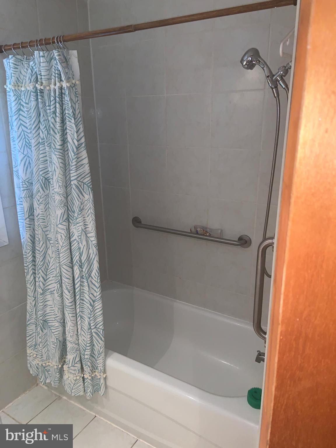 FERNGLEN MANOR - Residential