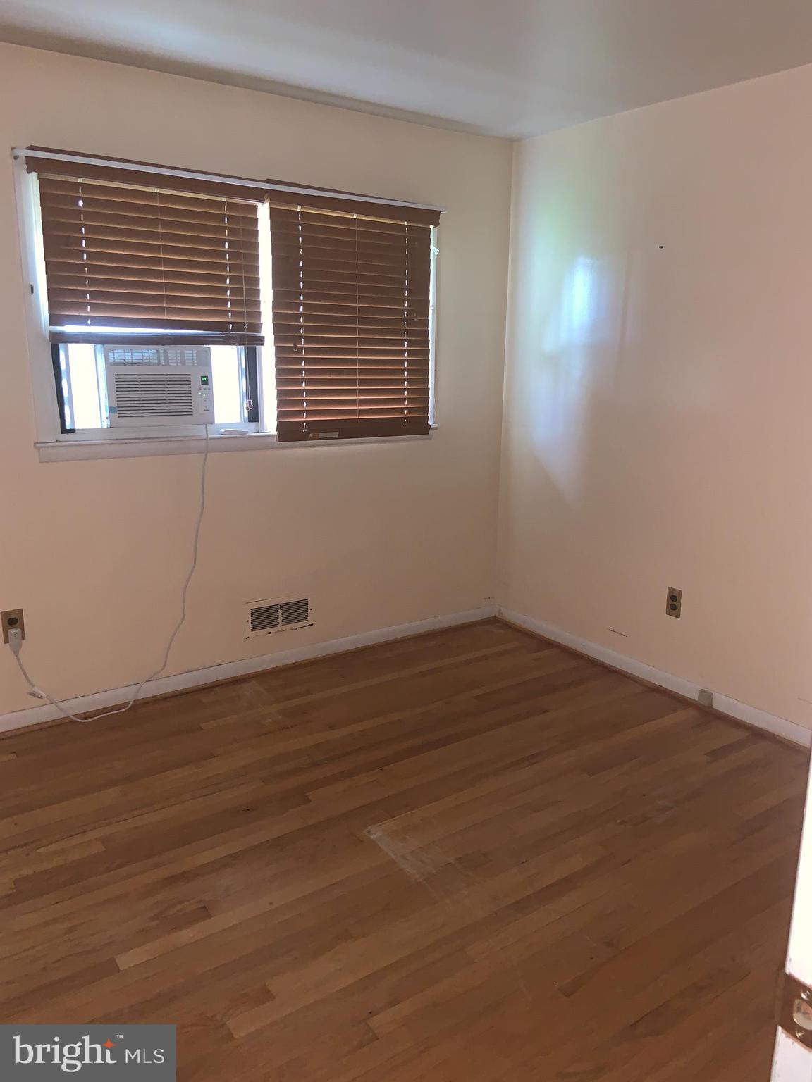 FERNGLEN MANOR - Residential