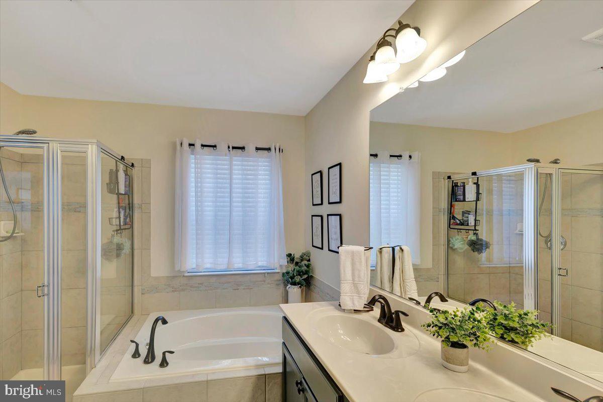 HOLLY WOODS - Residential