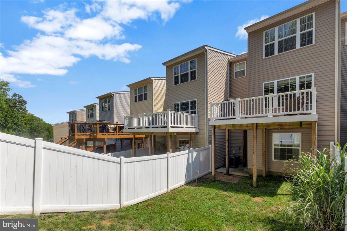 HOLLY WOODS - Residential