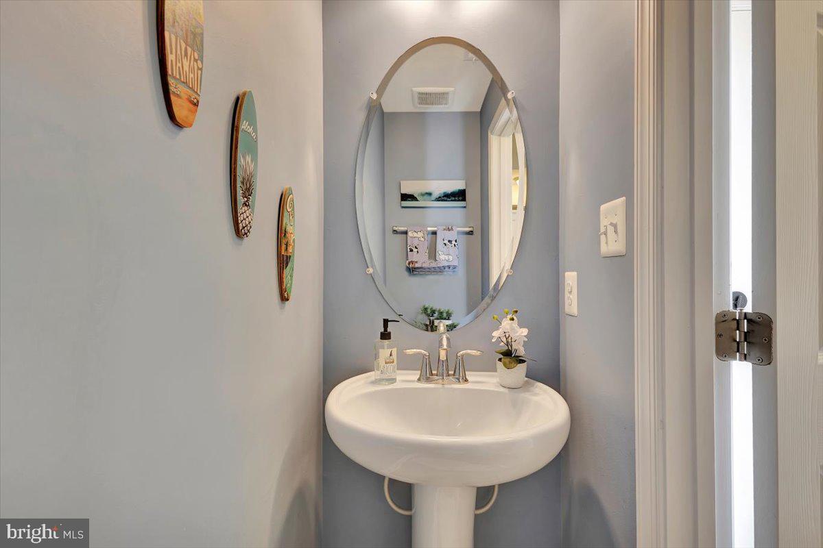 HOLLY WOODS - Residential