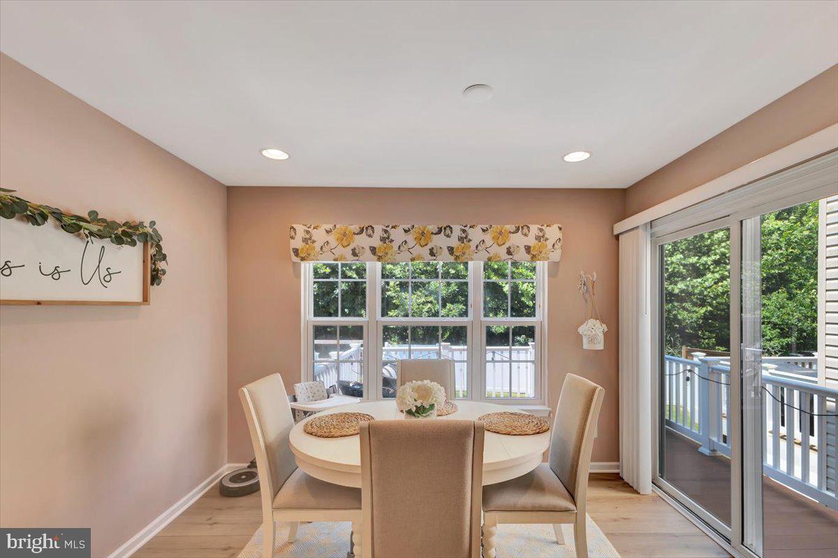 HOLLY WOODS - Residential