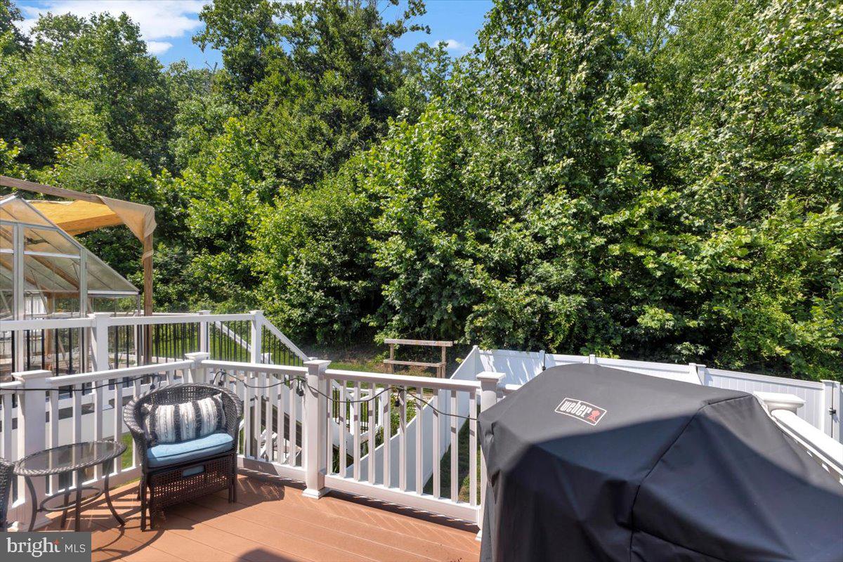 HOLLY WOODS - Residential