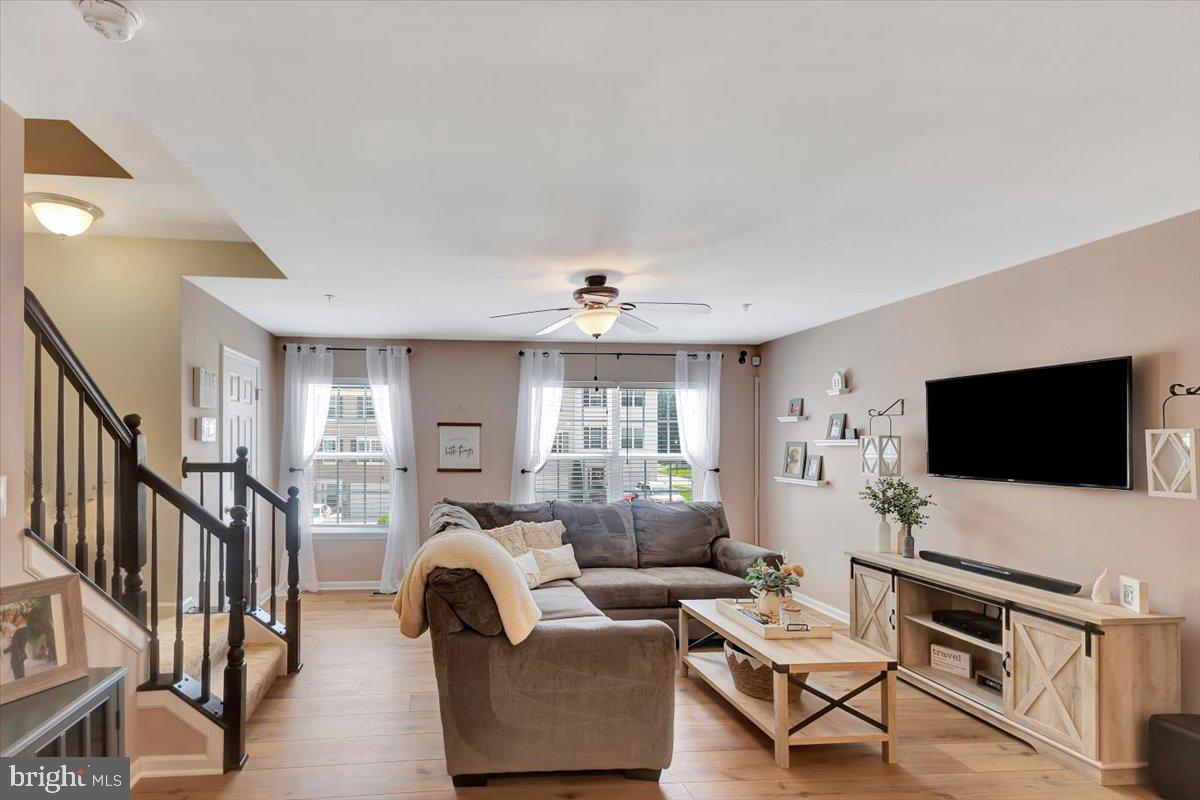 HOLLY WOODS - Residential