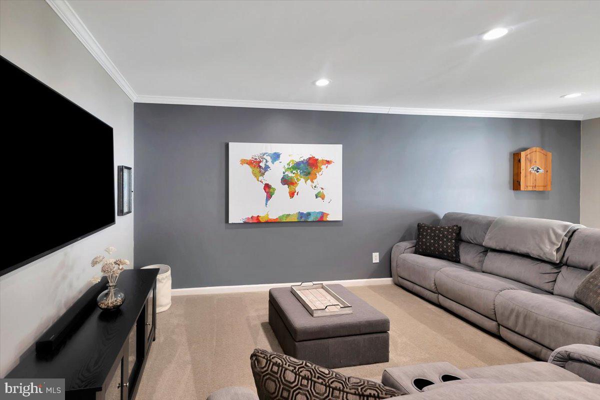 HOLLY WOODS - Residential