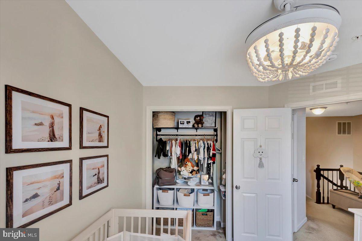 HOLLY WOODS - Residential