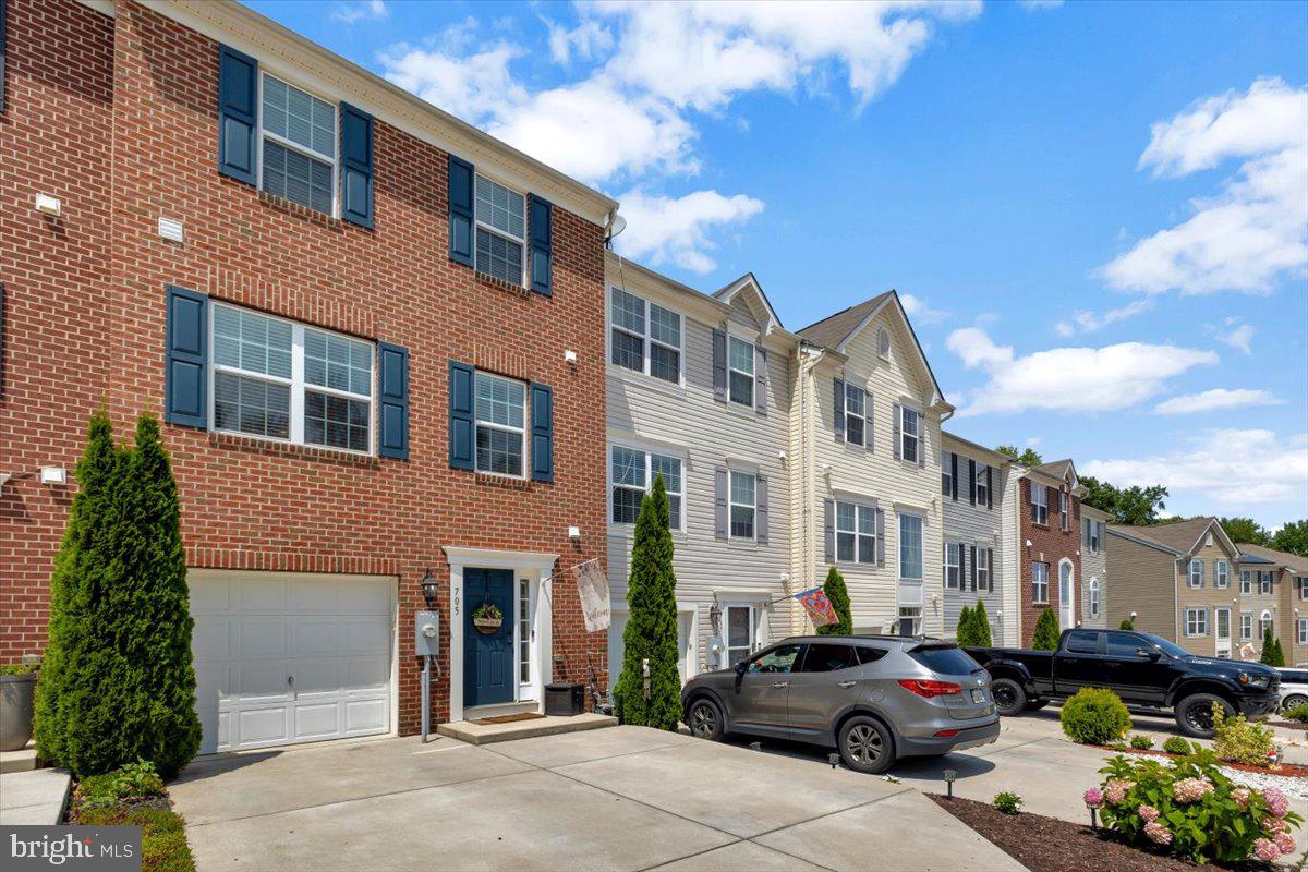 HOLLY WOODS - Residential