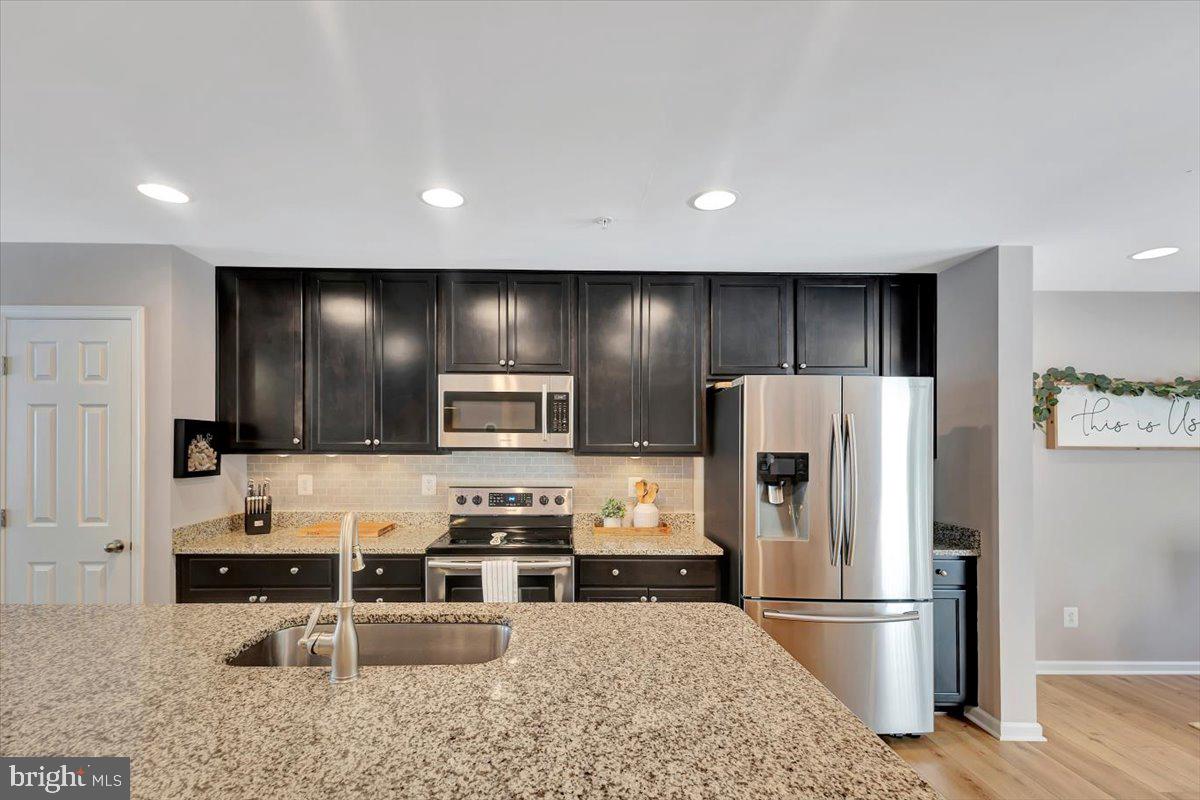 HOLLY WOODS - Residential