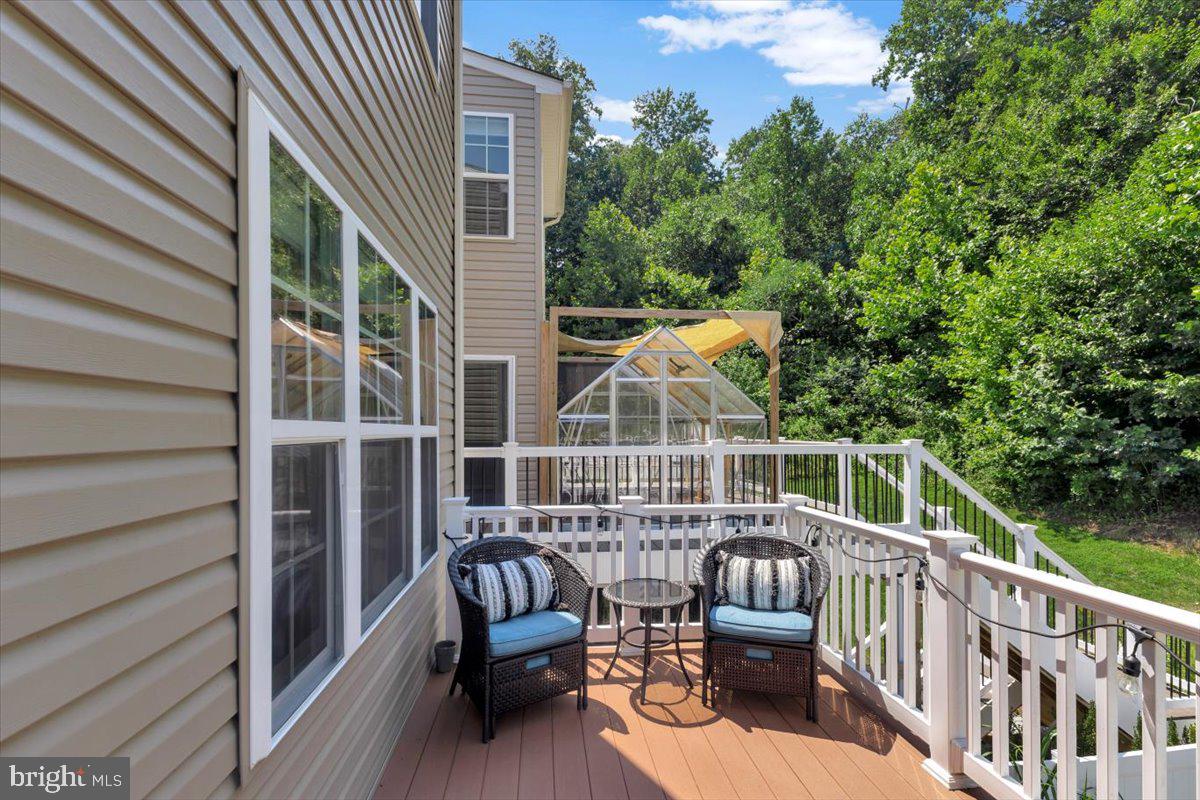 HOLLY WOODS - Residential