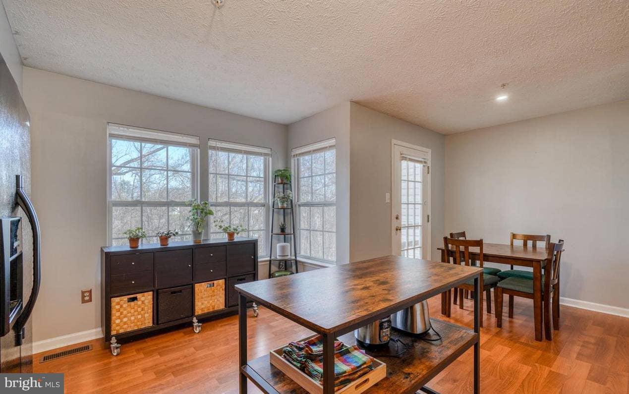 SUMMER WOODS - Residential Lease