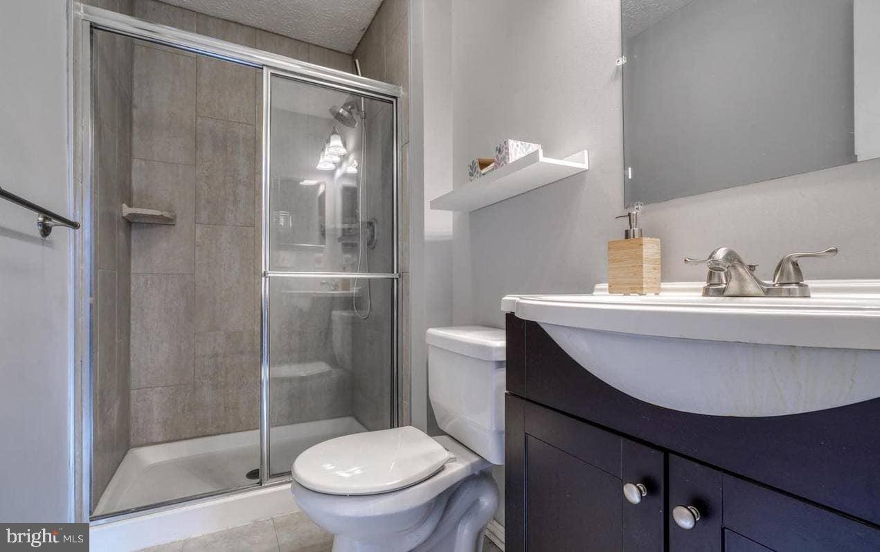 SUMMER WOODS - Residential Lease