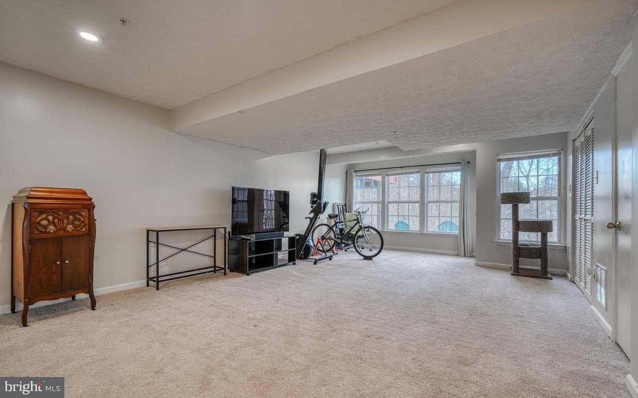 SUMMER WOODS - Residential Lease