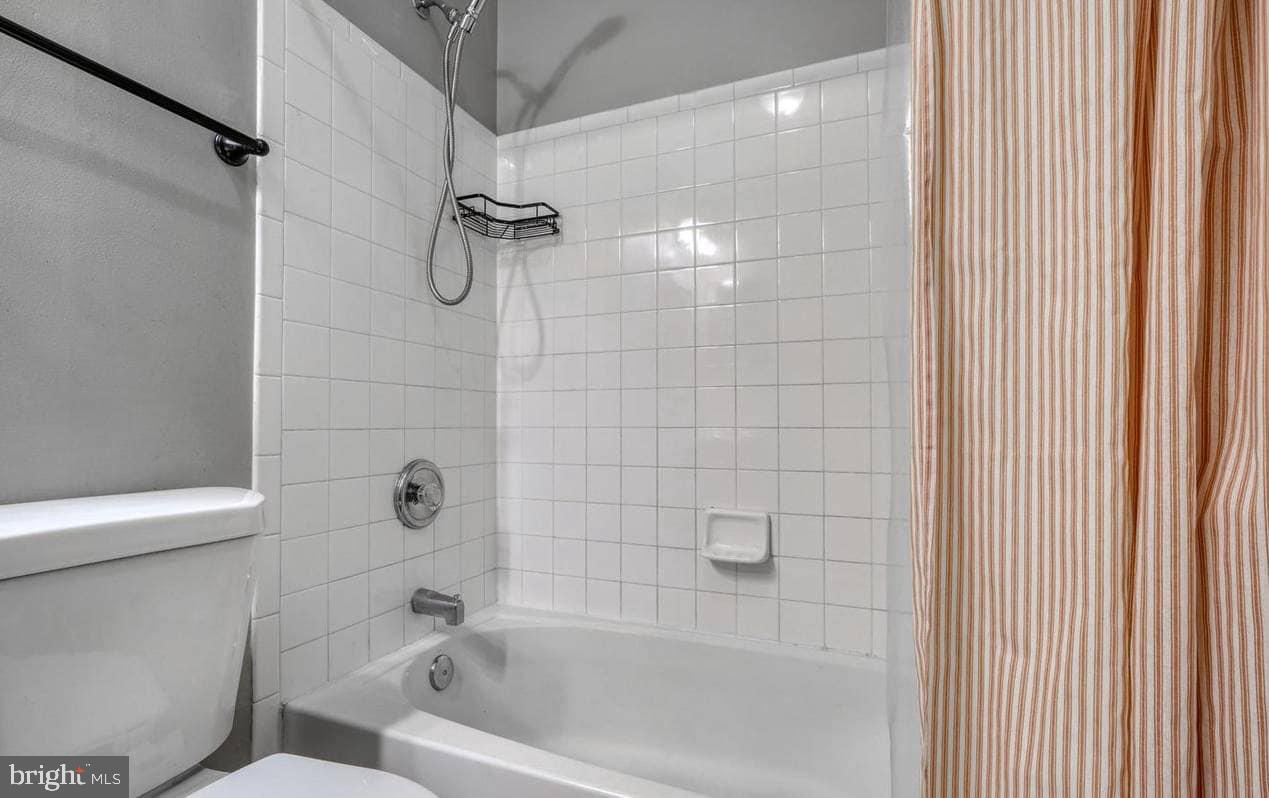 SUMMER WOODS - Residential Lease