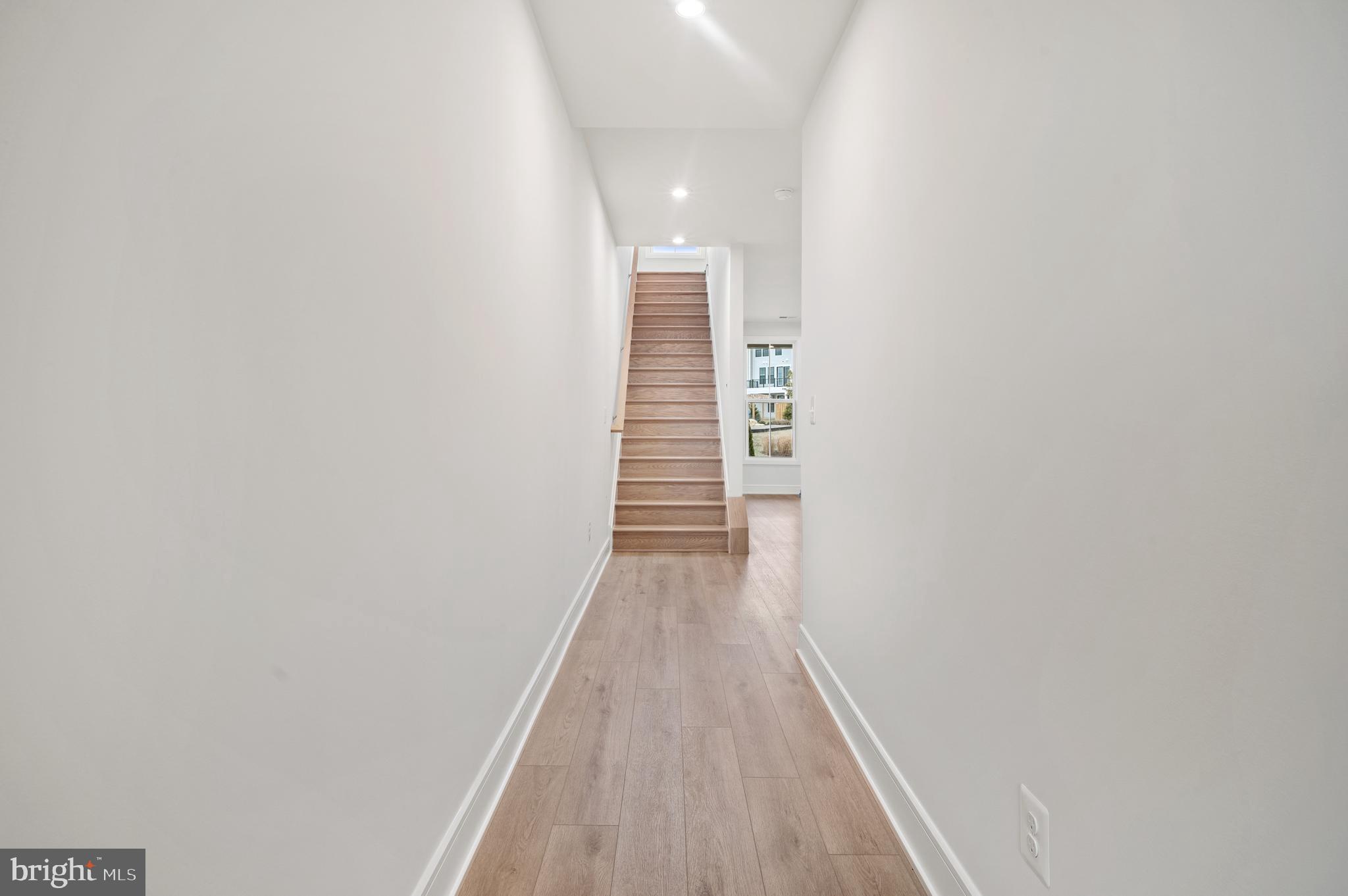 BROADLANDS STATION - Residential Lease