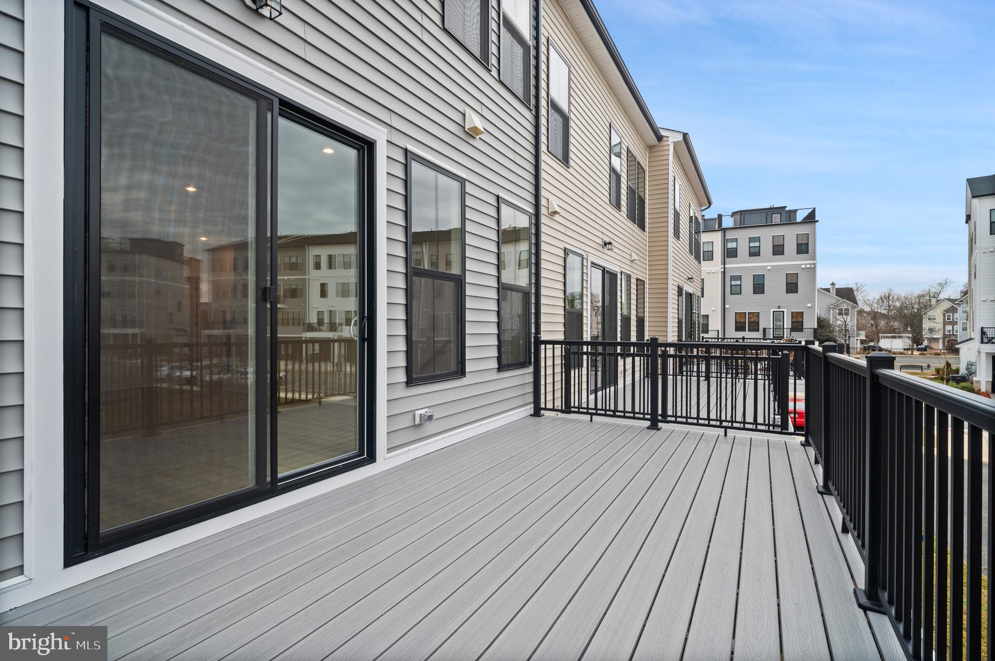 BROADLANDS STATION - Residential Lease