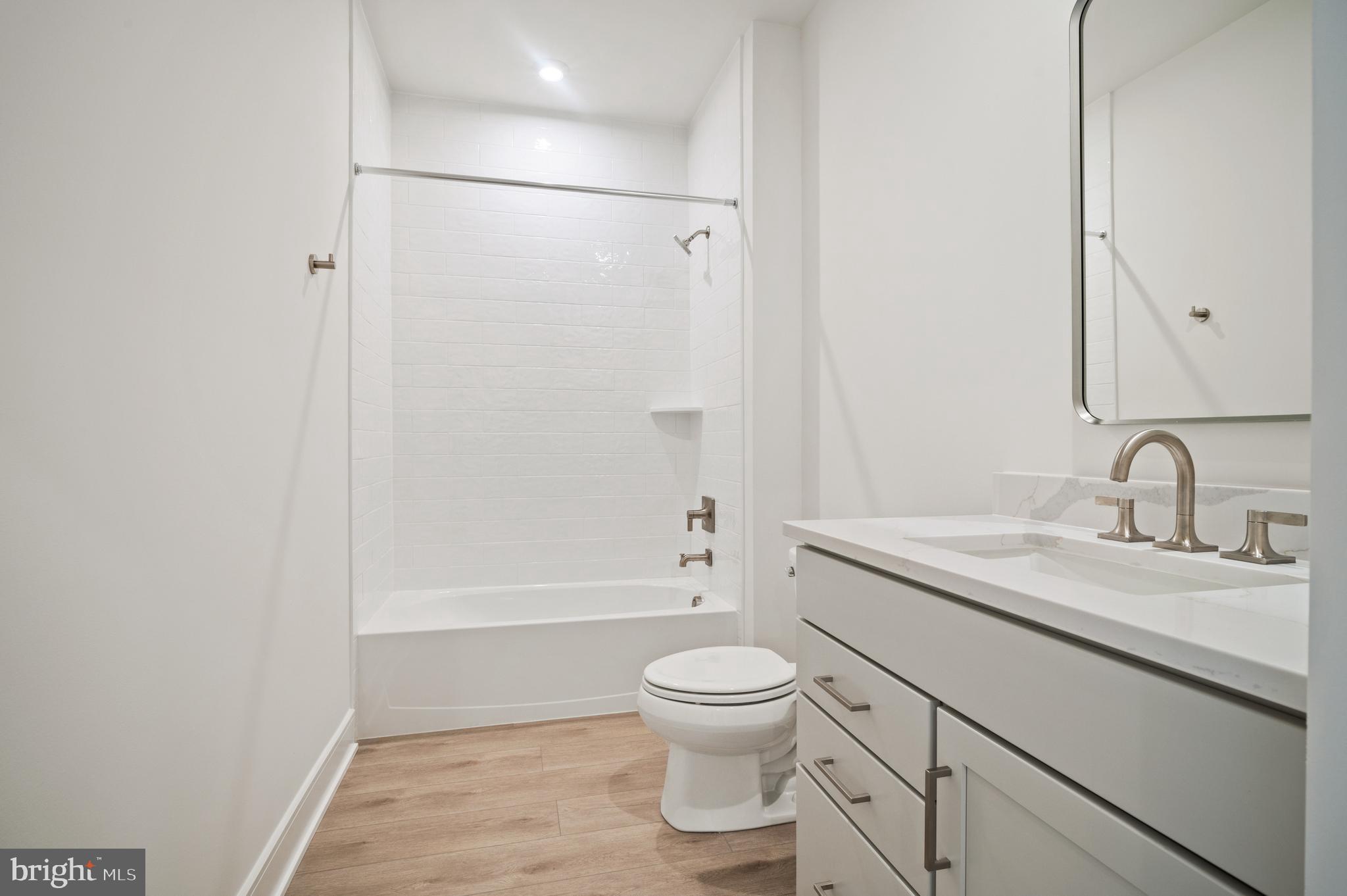 BROADLANDS STATION - Residential Lease