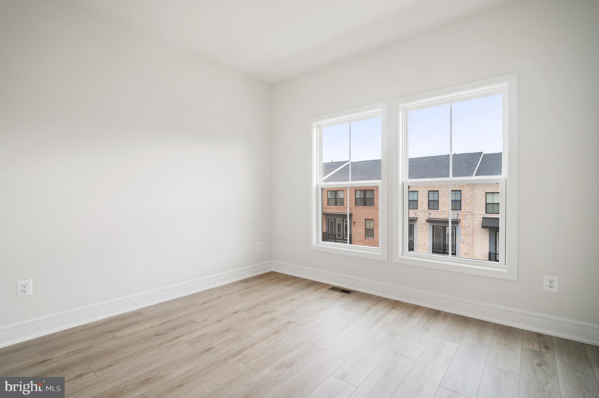 BROADLANDS STATION - Residential Lease