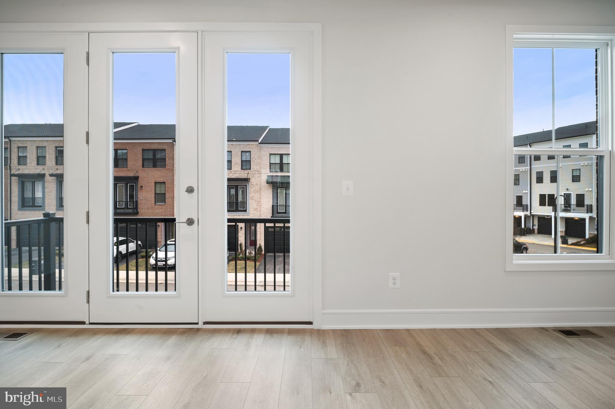 BROADLANDS STATION - Residential Lease