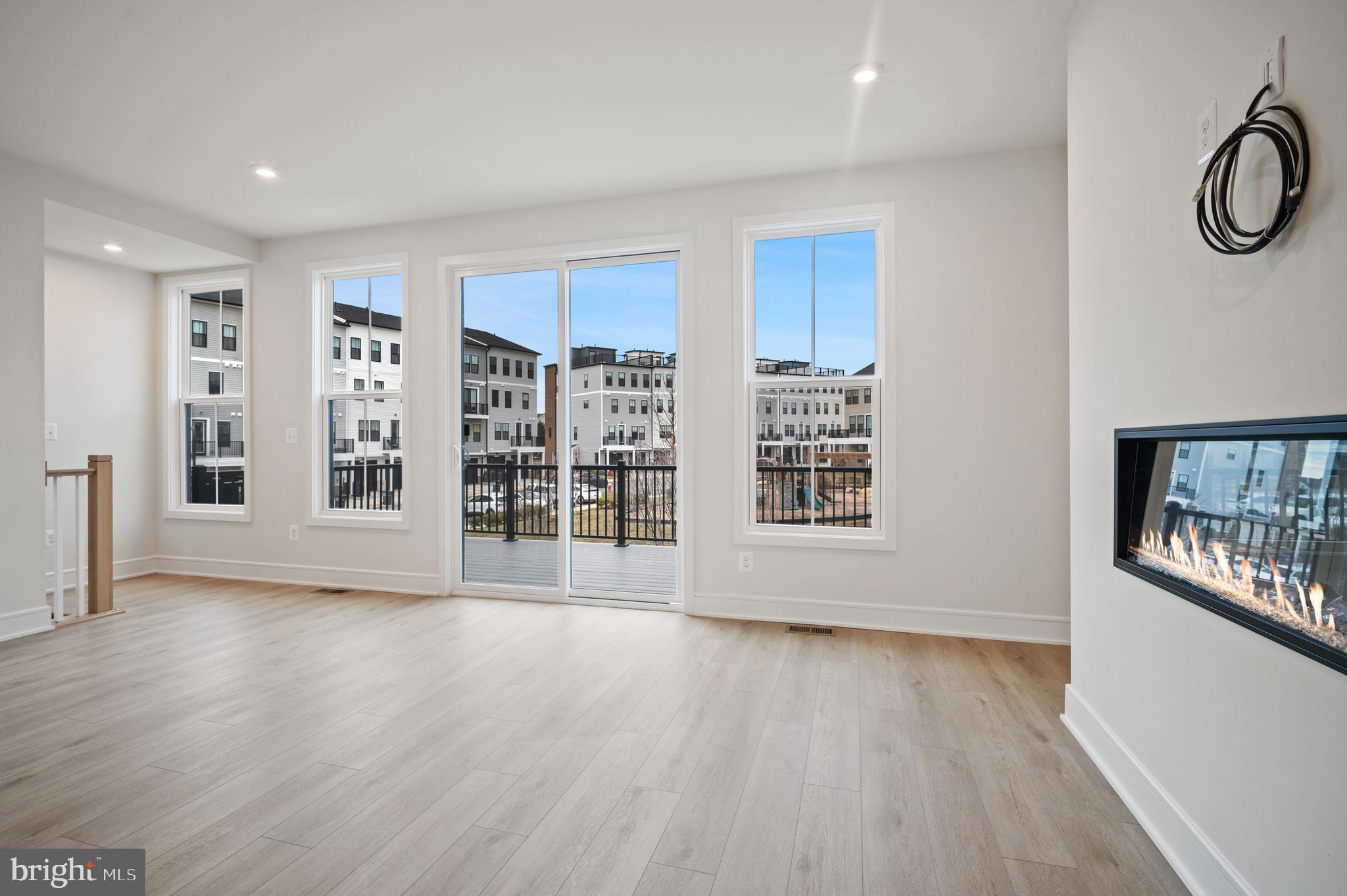 BROADLANDS STATION - Residential Lease