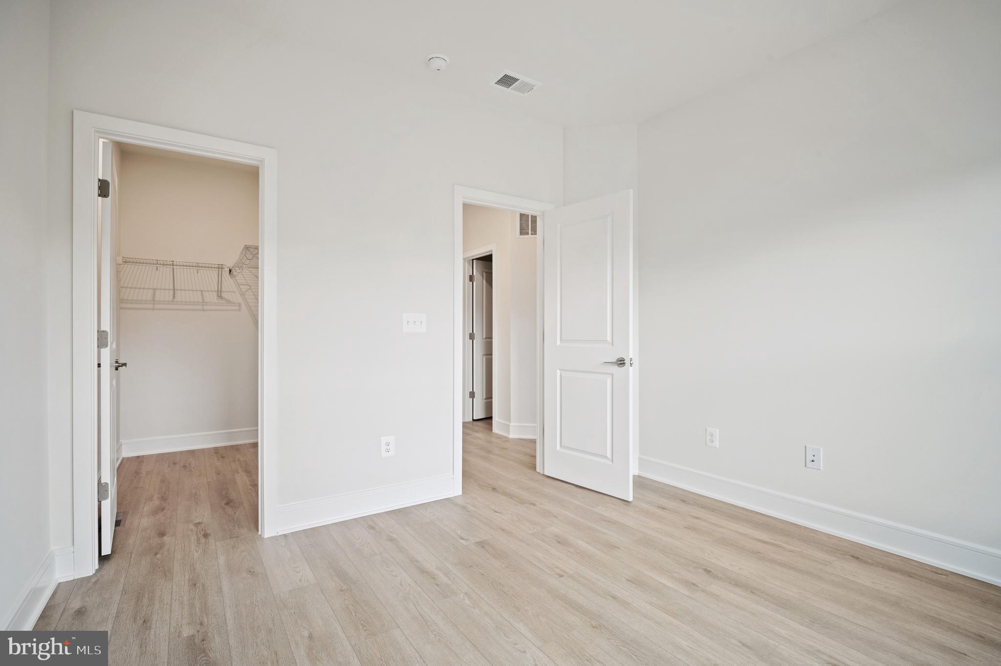 BROADLANDS STATION - Residential Lease