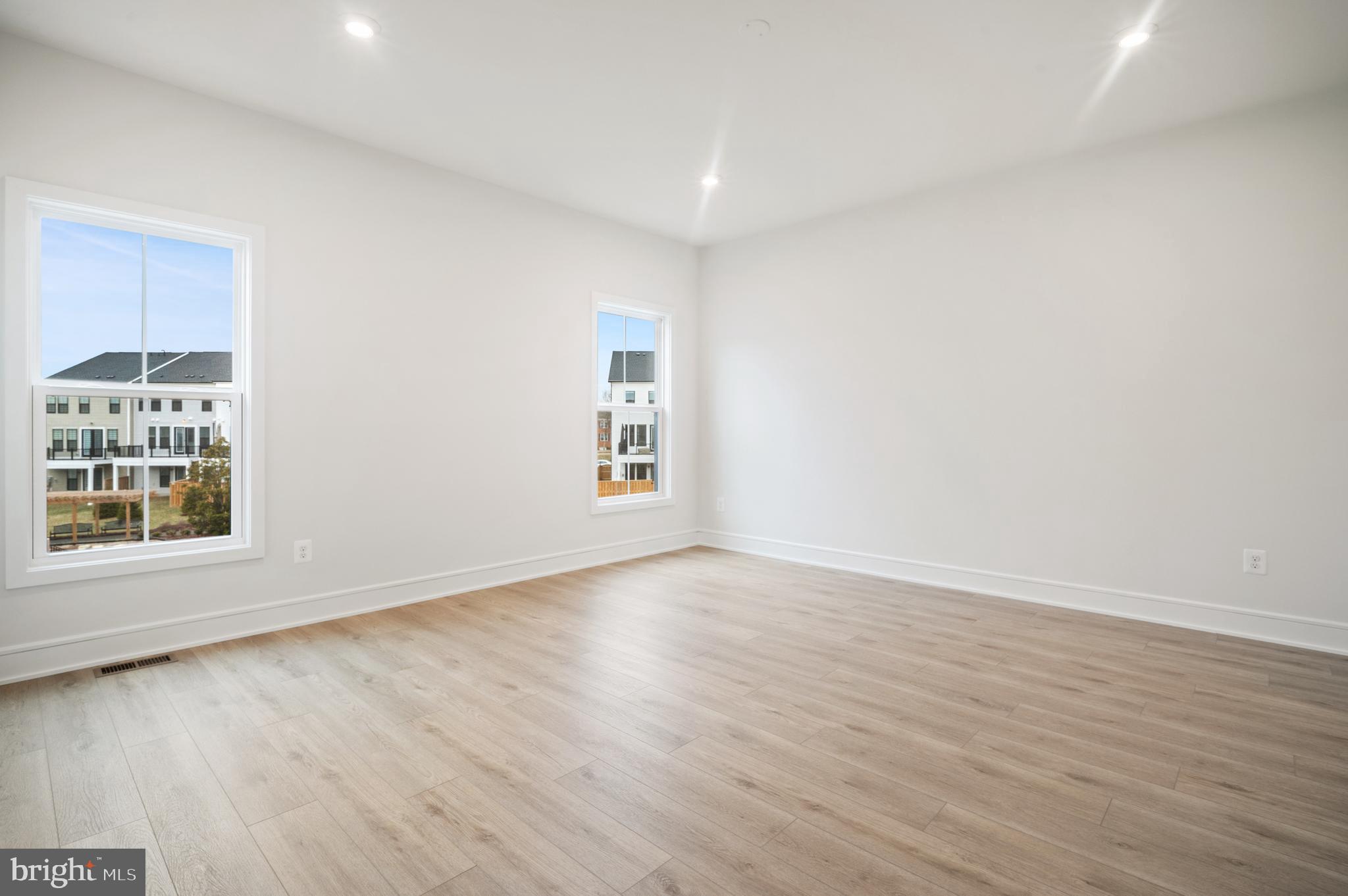 BROADLANDS STATION - Residential Lease