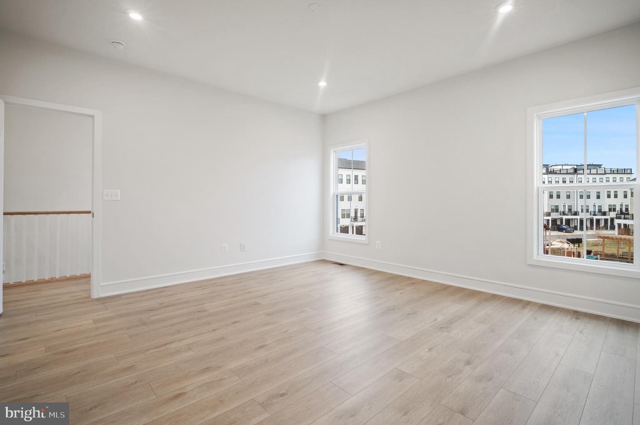 BROADLANDS STATION - Residential Lease