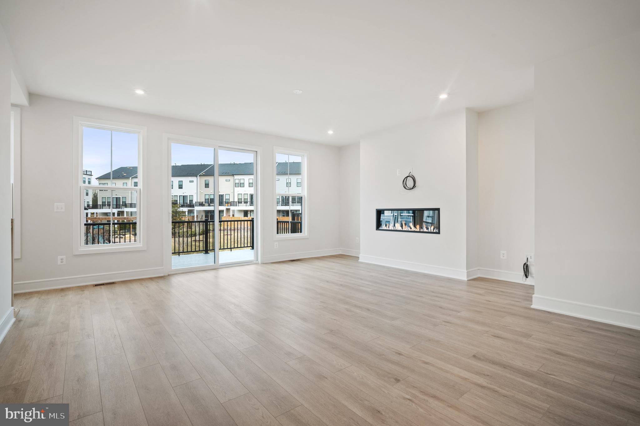 BROADLANDS STATION - Residential Lease