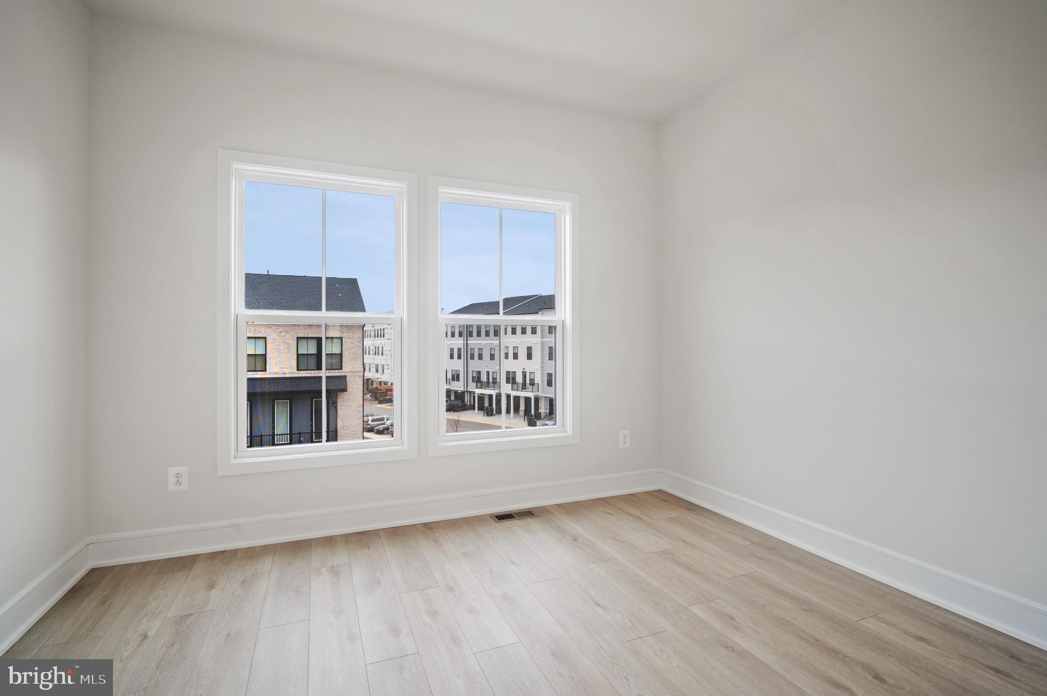 BROADLANDS STATION - Residential Lease