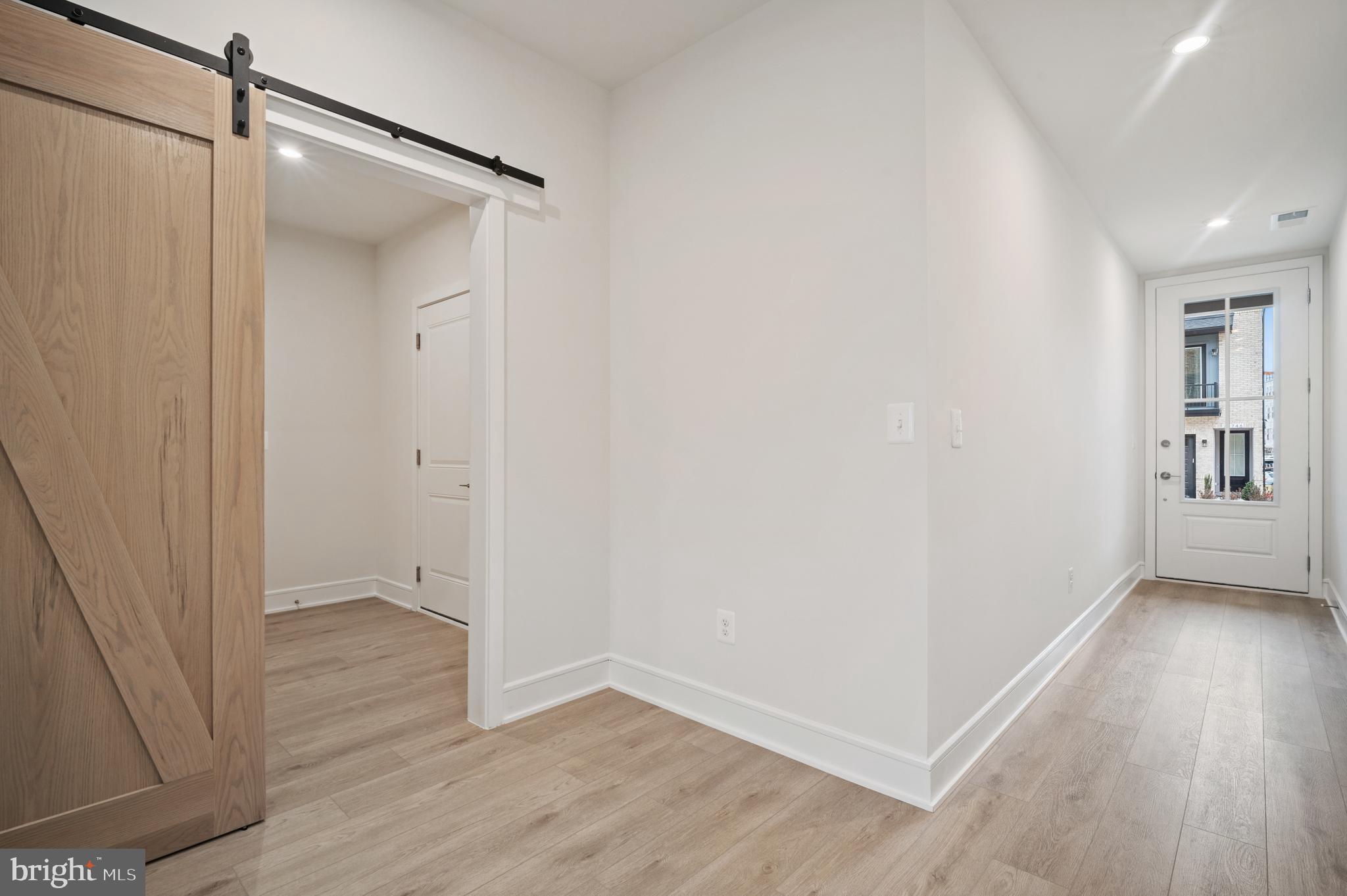 BROADLANDS STATION - Residential Lease