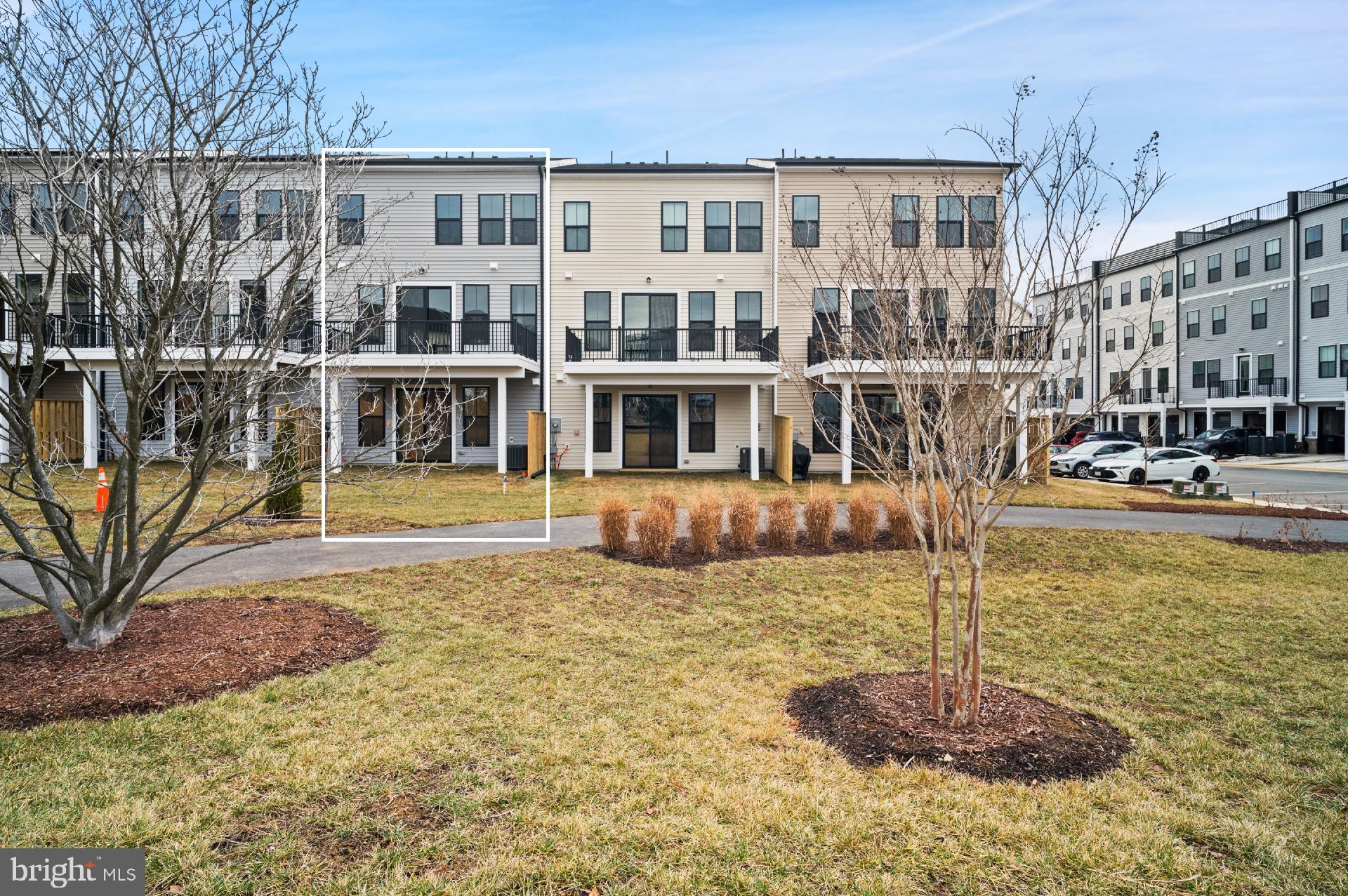 BROADLANDS STATION - Residential Lease