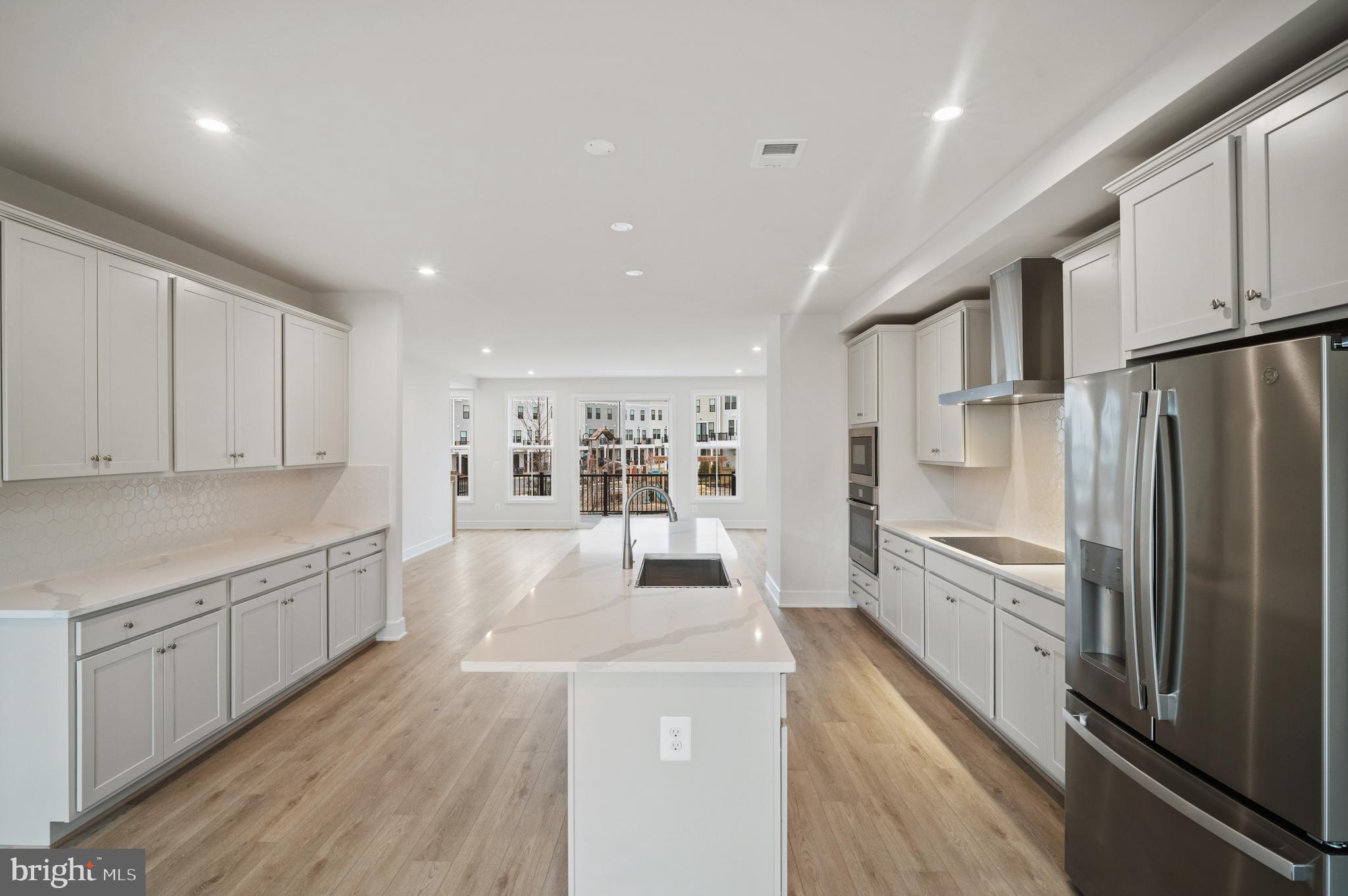 BROADLANDS STATION - Residential Lease