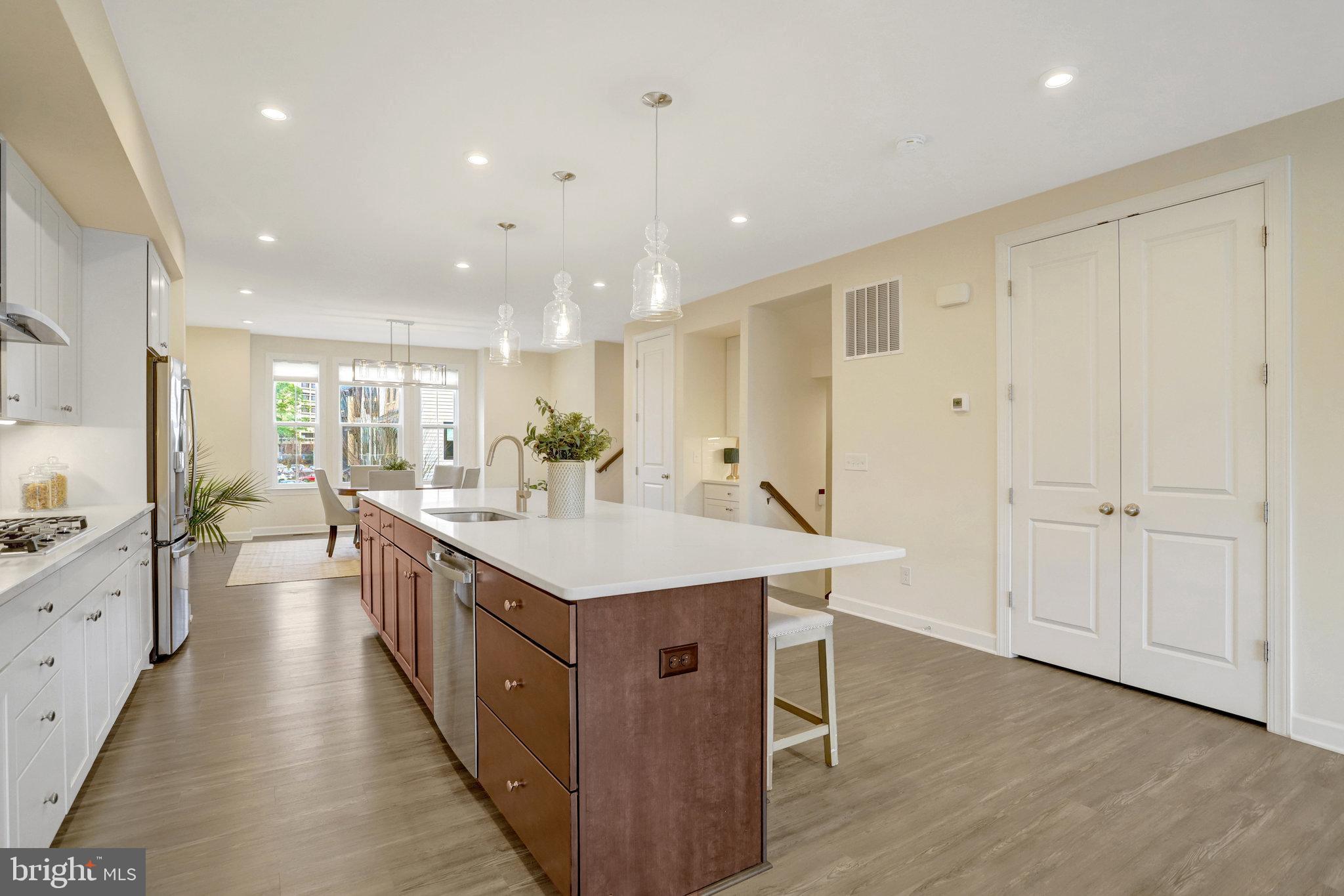 2535 JAMES DAVID WAY