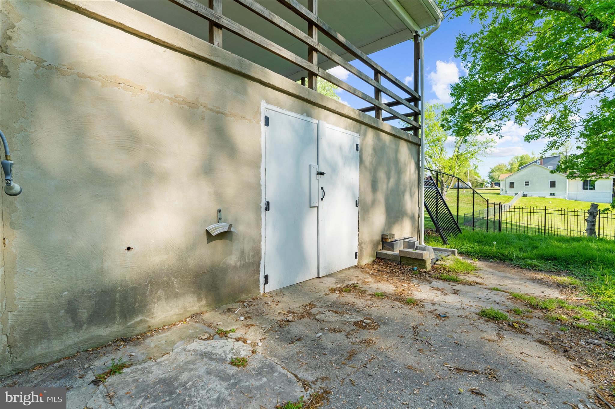 WINDSOR  MILL - Residential