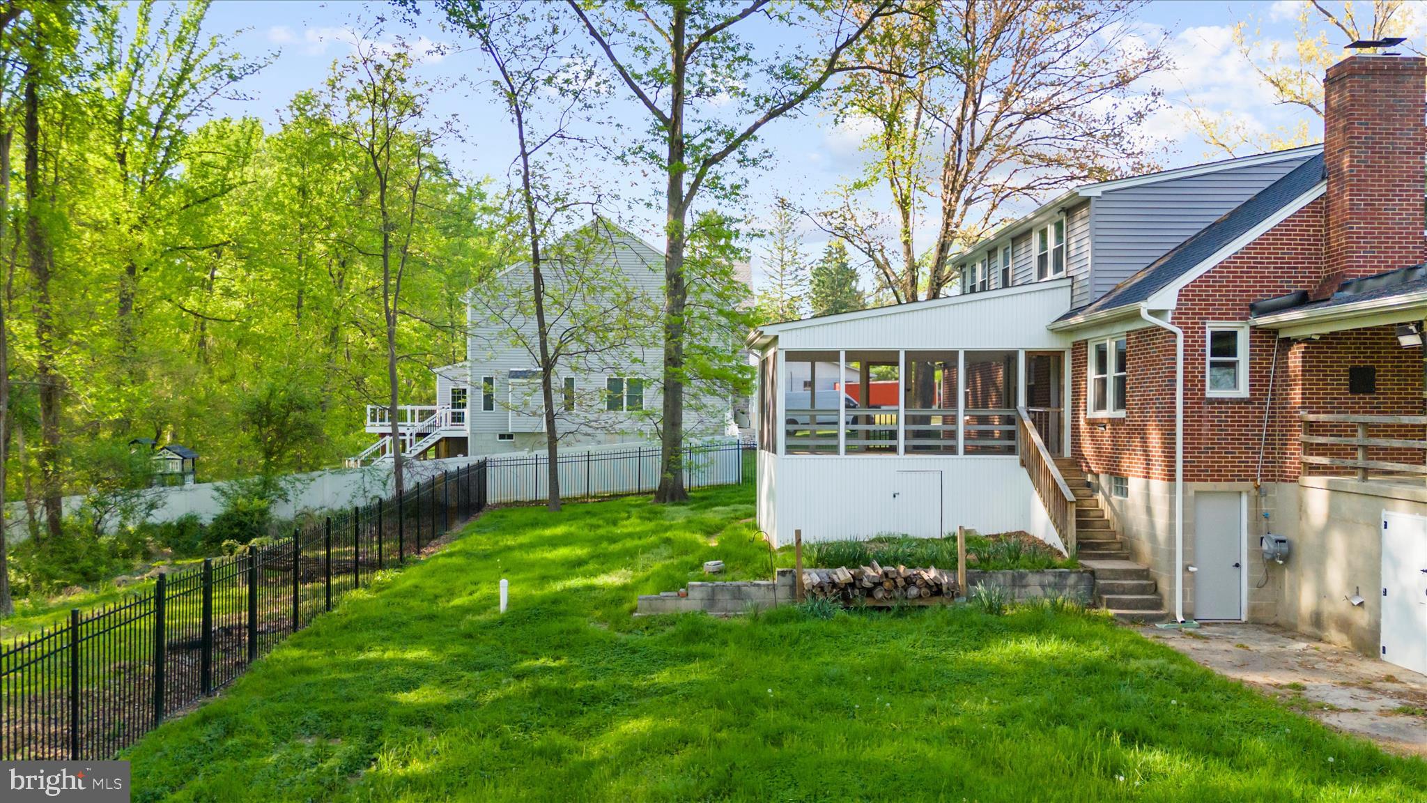 WINDSOR  MILL - Residential